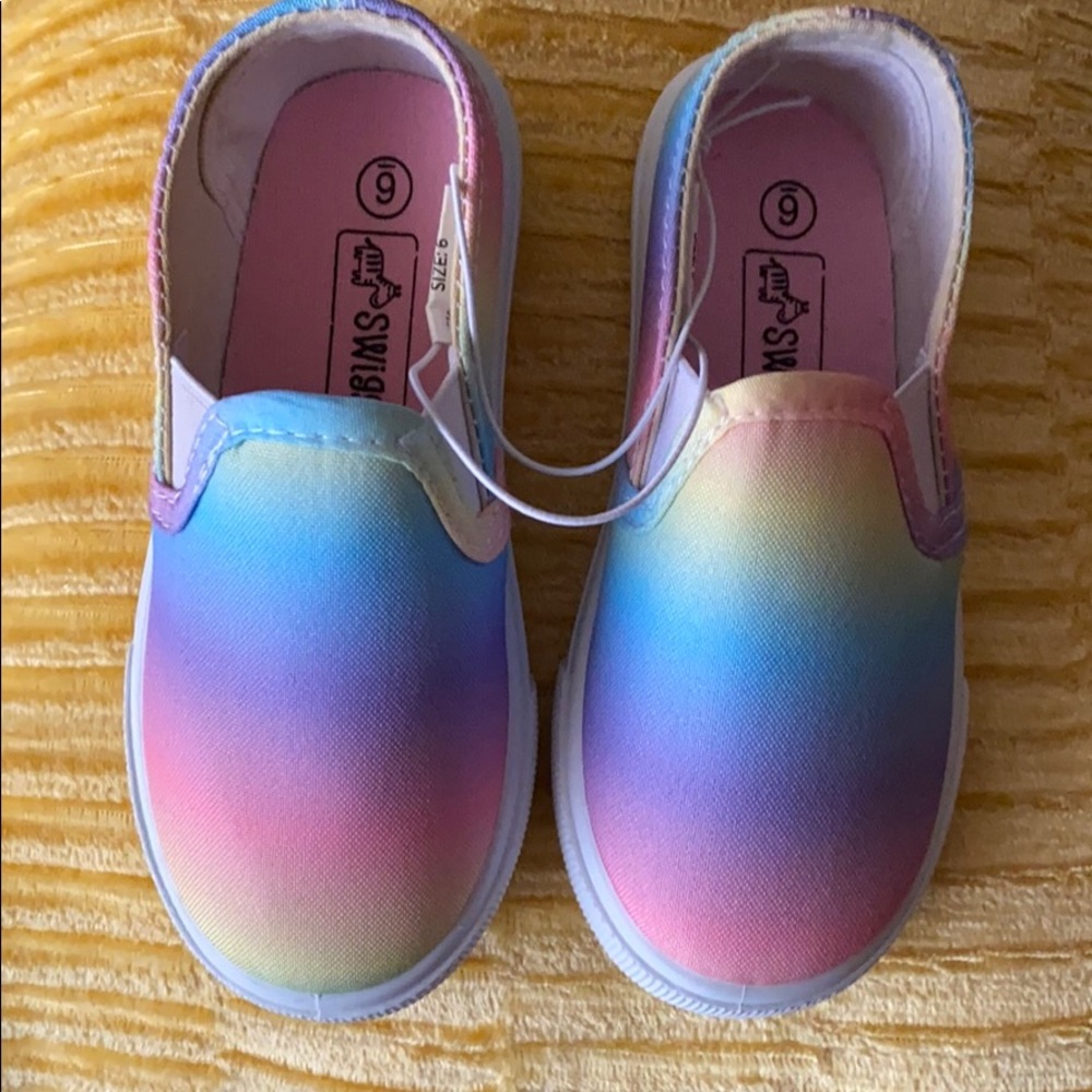 Swiggles size 9 Rainbow Colored Sneakers